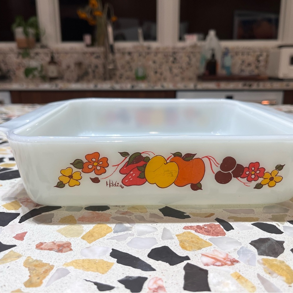 Vintage Anchor Hocking Milkglass, "Hildi Fruit" 8x8" 1-1/2qt Baking/Casserole. - Picture 3 of 5